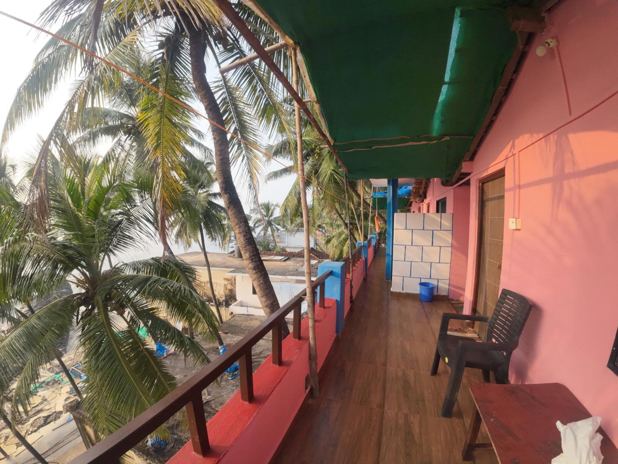 Om Ganesh Guest House Cliffside Arambol Εξωτερικό φωτογραφία