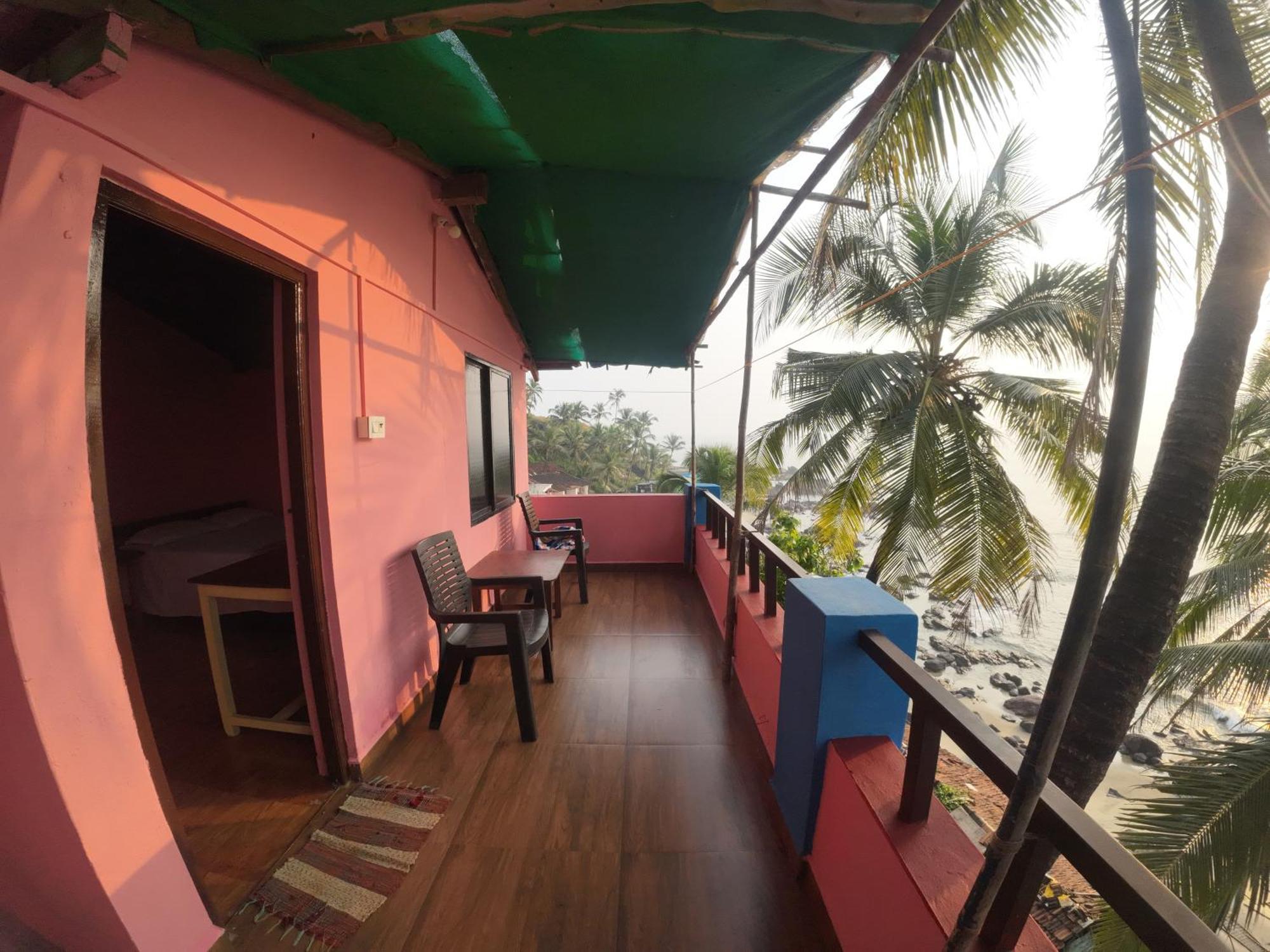 Om Ganesh Guest House Cliffside Arambol Εξωτερικό φωτογραφία