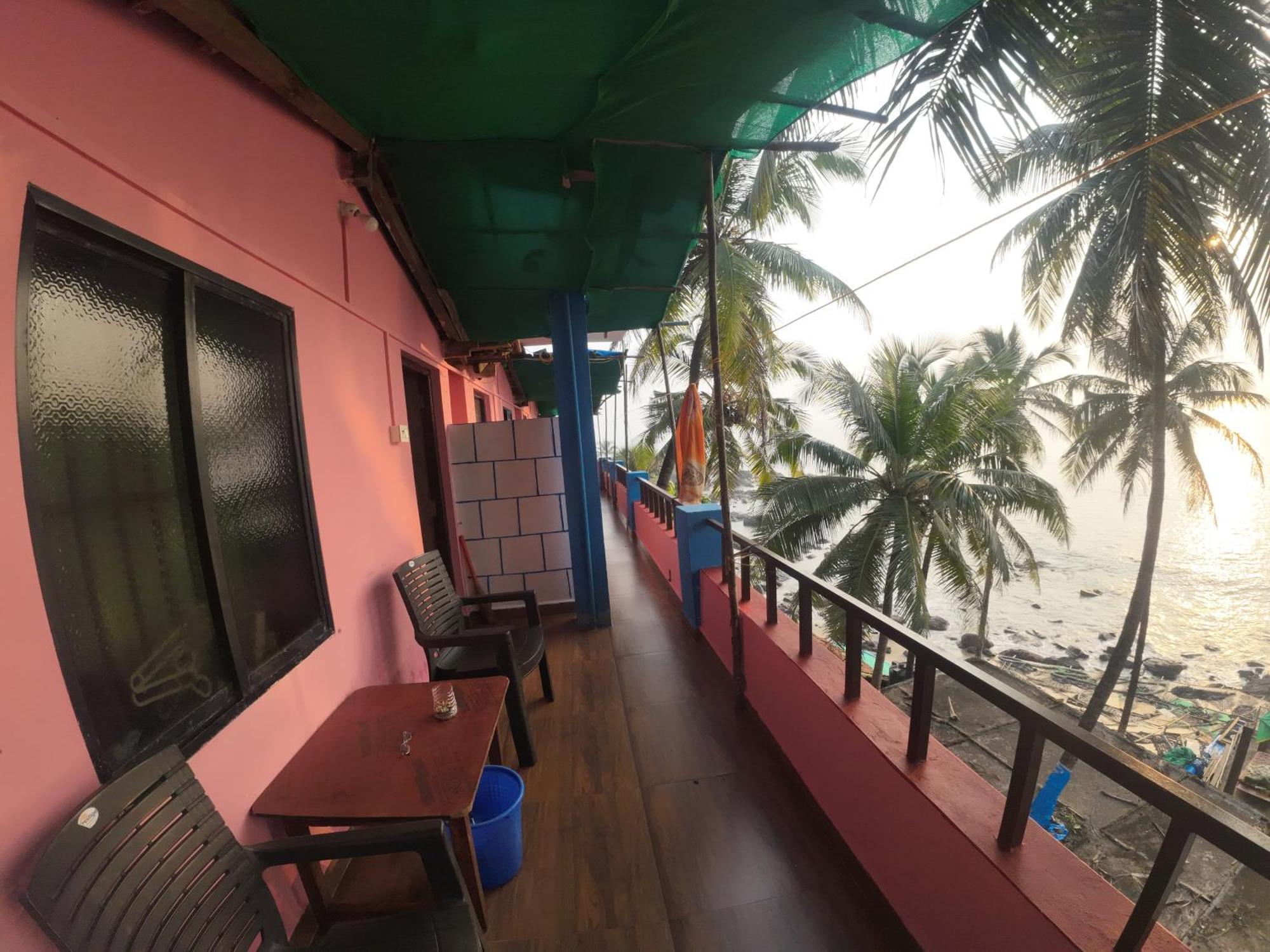 Om Ganesh Guest House Cliffside Arambol Εξωτερικό φωτογραφία