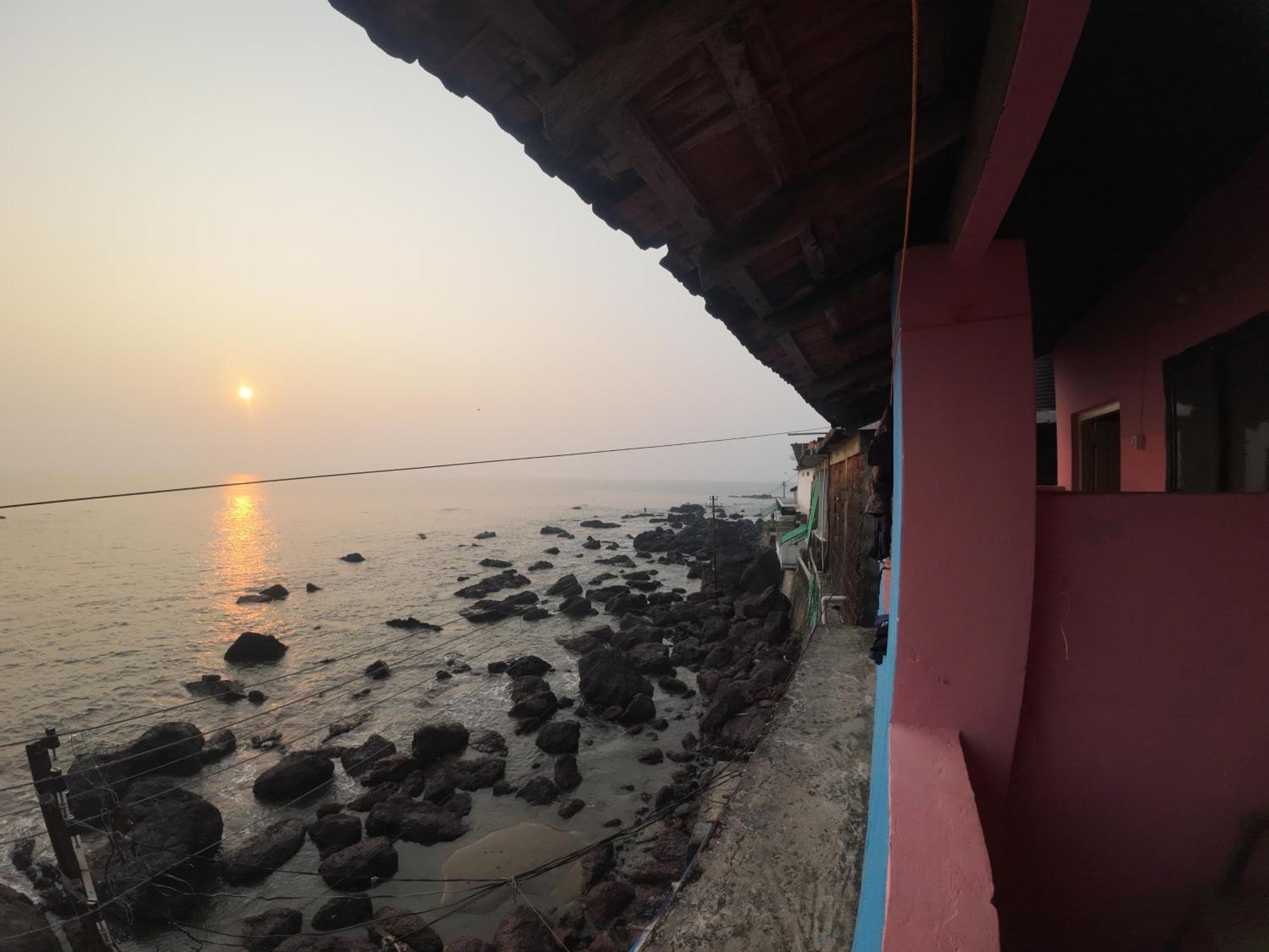 Om Ganesh Guest House Cliffside Arambol Εξωτερικό φωτογραφία